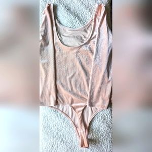 NWOT Guess baby pink velour long sleeve scoop neck lower scoop back thong snap